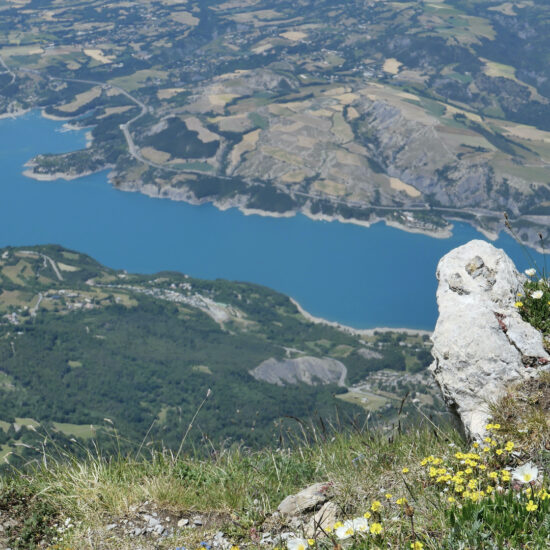Le bleu intense du lac de Serre-Ponçon