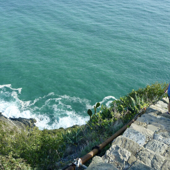 Randonnée surplombant la mer, vers Monesteroli
