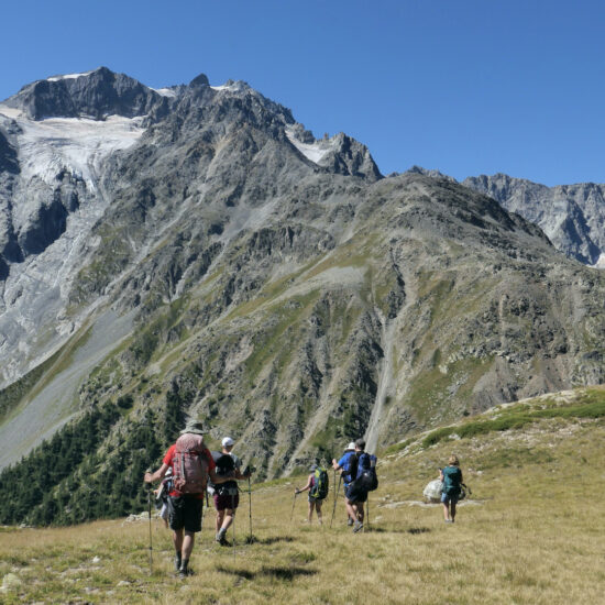 En descendant de la pointe de la Douche face aux Agneaux