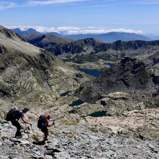 En descendant du Grand Capelet, vue sur les Merveilles et le Bégo