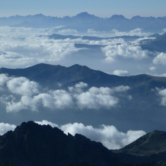 Vue sur les vallées piémontaises depuis le Mont Viso