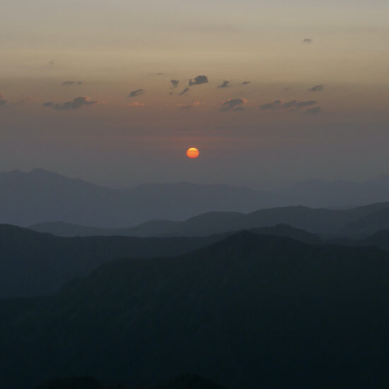 Lever de soleil au sommet du Montcalm