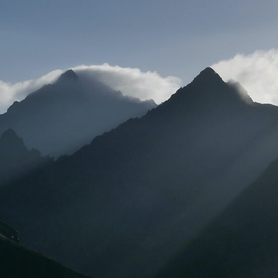 Pic du Rulhe dans le contre-jour d'été