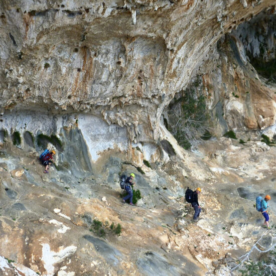 Sous les grottes de Mudaloru