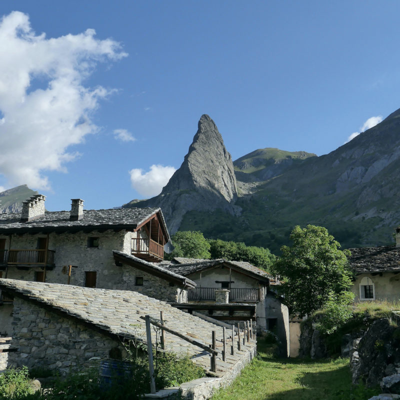 Rocca Provenzale et village de Chiappera, Val Maira