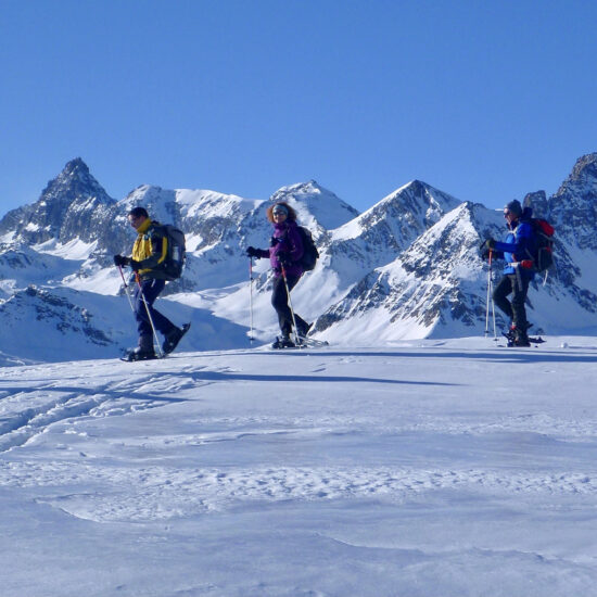 Groupe au col Bousson devant le Grand Rochebrune
