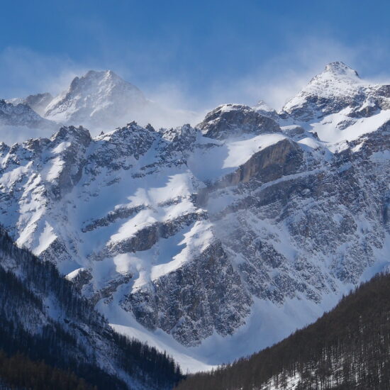 Les sommets des Ecrins dans le vent