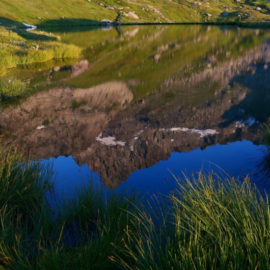 Reflets de la tête des Toilies dans le lac de la Blanche
