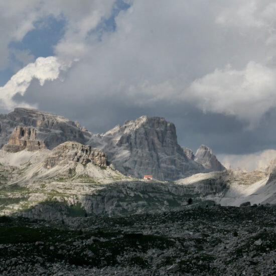 Le refuge Locatelli vu depuis les Tre Cime