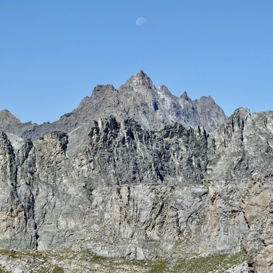 La lune sur l'aiguille de Chambeyron, col Bellino, Val Maira