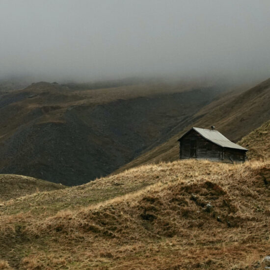 Cabane d'estive sous le col des Marsailles