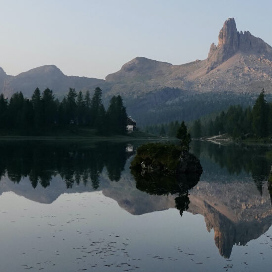 Lever de soleil, refuge Croda da Lago