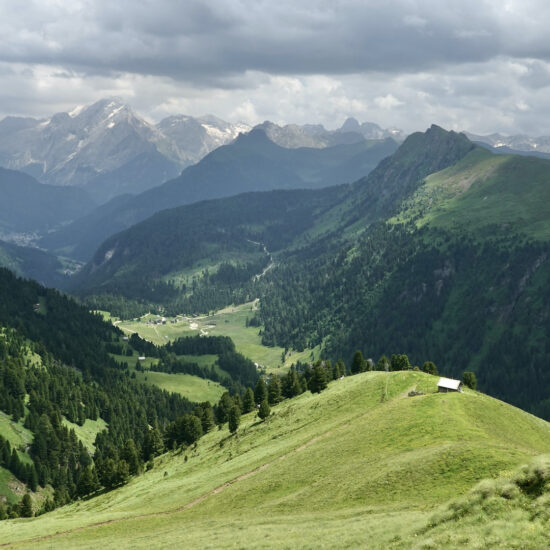Vue sur le val Duron sous le Sasso Piatto