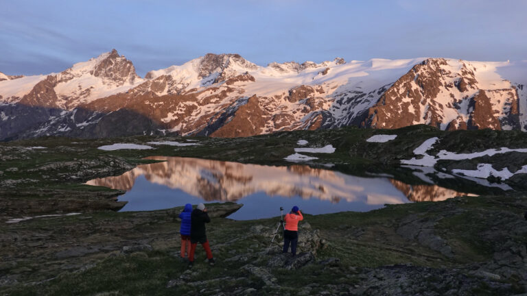 Photographes au lac Noir au coucher du soleil