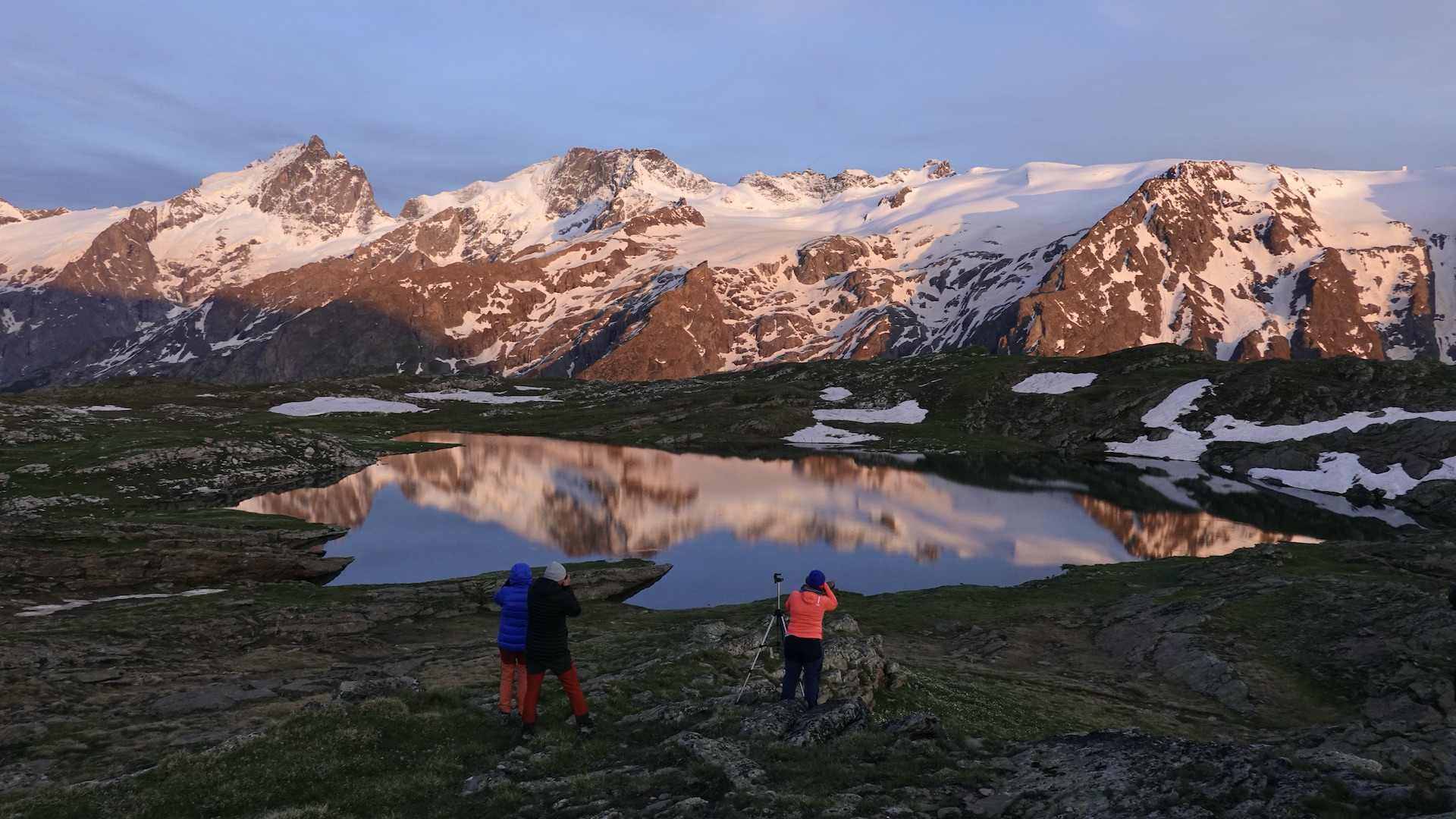 Photographes au lac Noir au coucher du soleil