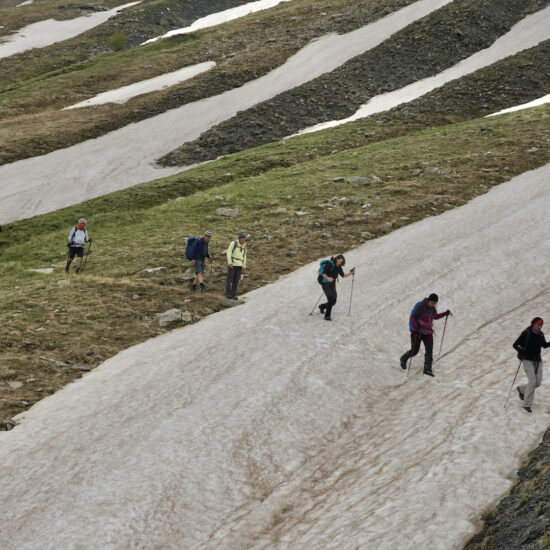 Traversée de névé en haut du vallon du Laverq