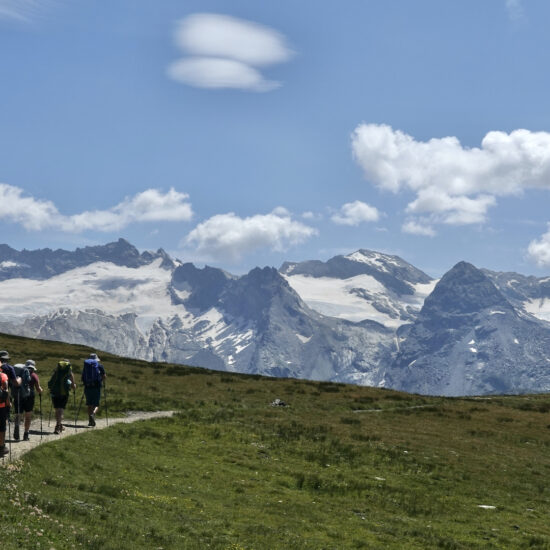 Face aux glaciers : sentier en balcon de la Haute-Maurienne