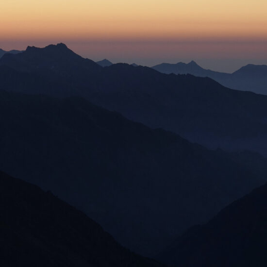Lever de soleil sur l'Italie depuis le col du Carro